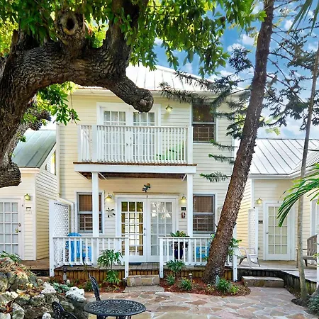 Tranquility By Avantstay Close To Duval St W Bbq Shared Pool